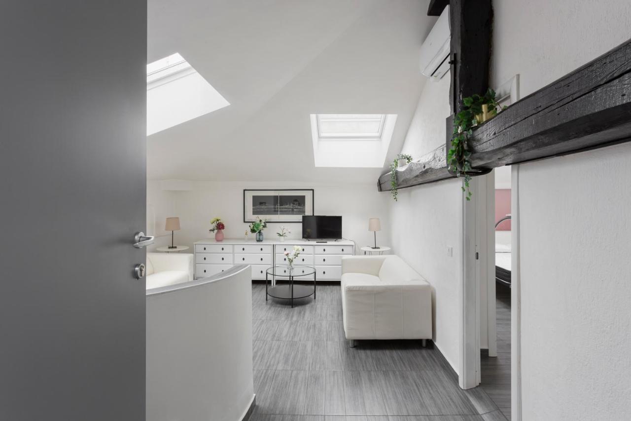 2 Bedroom 2 Bathroom Apt - Duomo 1 米兰 外观 照片